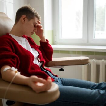 Quel est l'âge médian de démarrage de la dialyse